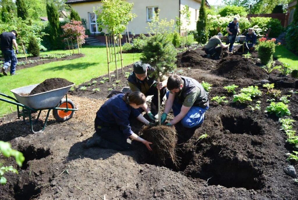 Prace ziemne przy zakładaniu ogrodu